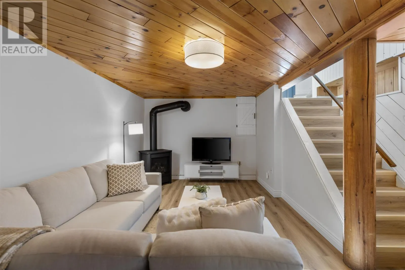 829 Goulais AVE