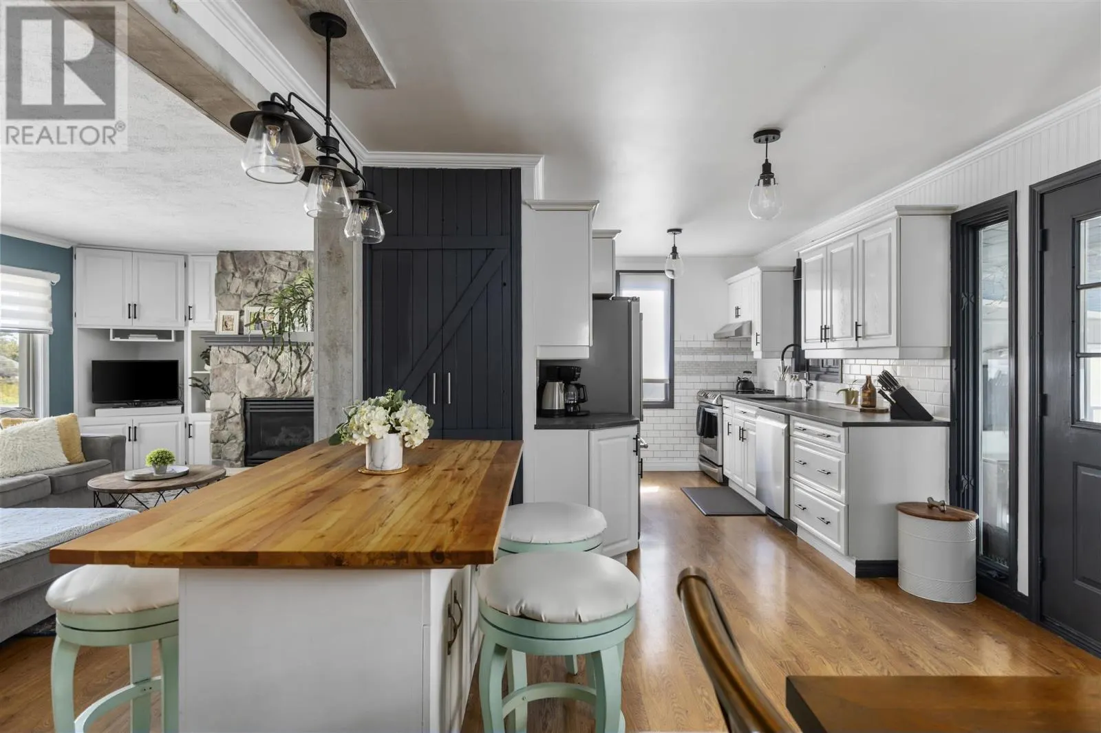 829 Goulais AVE