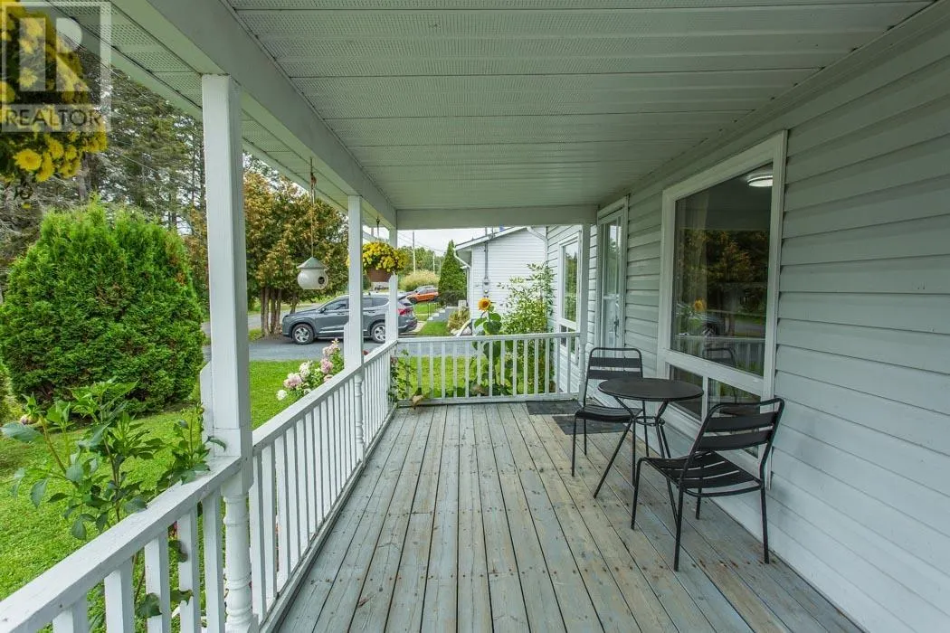 18 Tarbutt ST