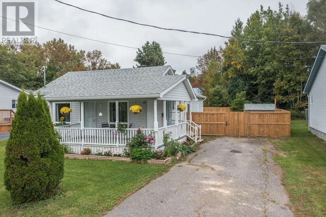 18 Tarbutt ST