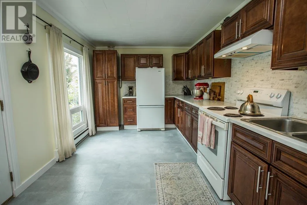 18 Tarbutt ST