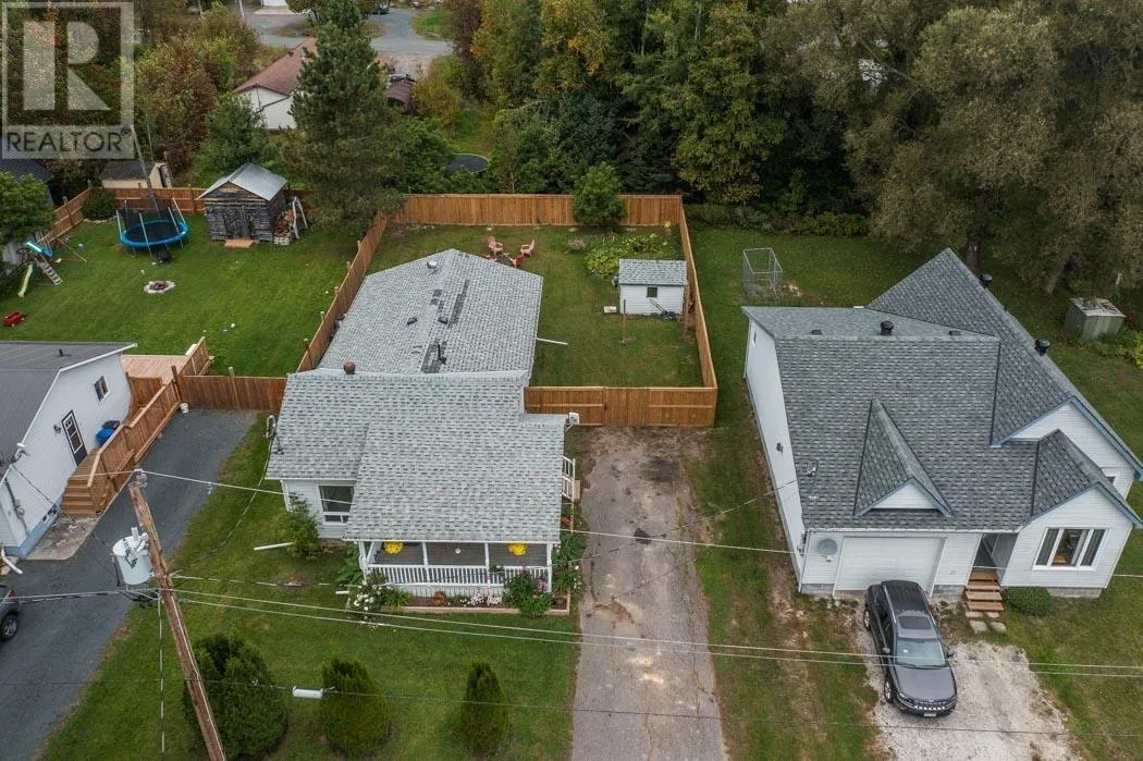 18 Tarbutt ST