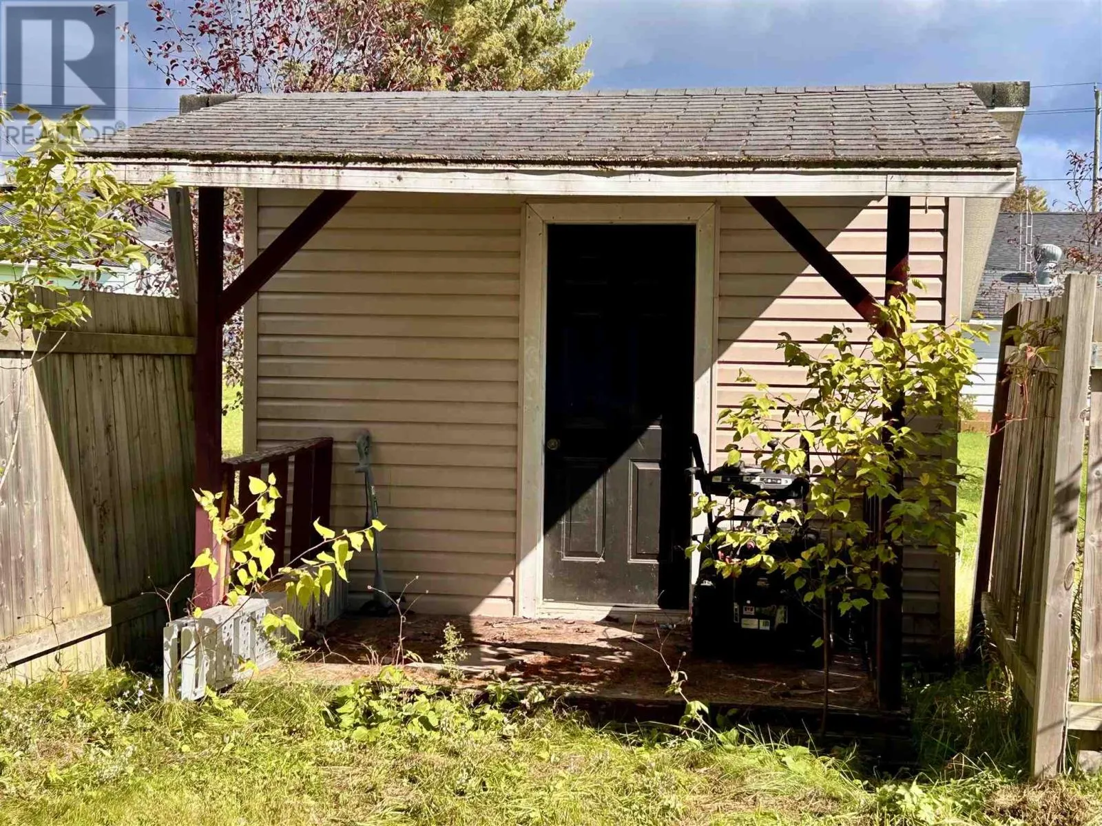 16 Desbarats ST