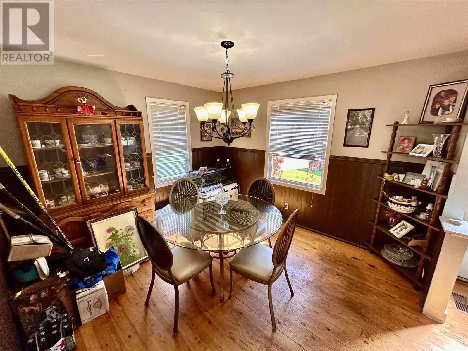 16 Desbarats ST