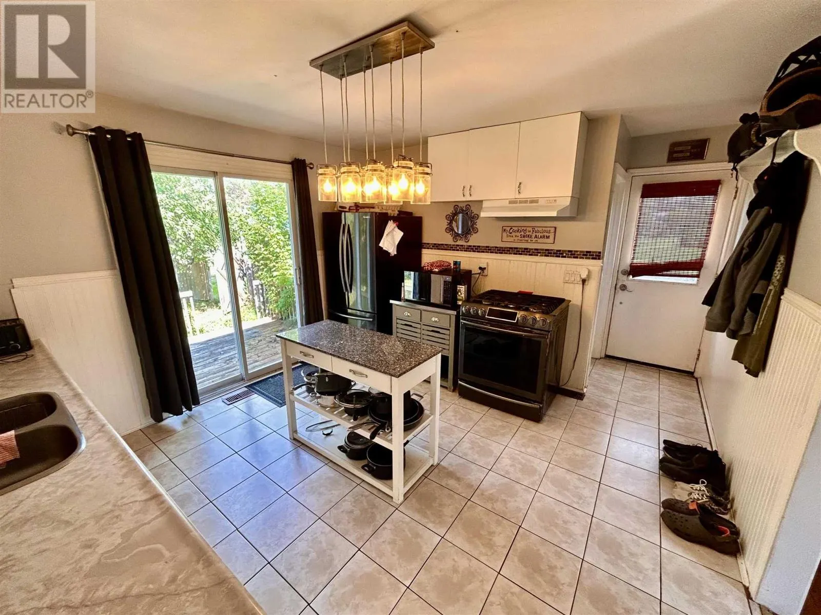 16 Desbarats ST