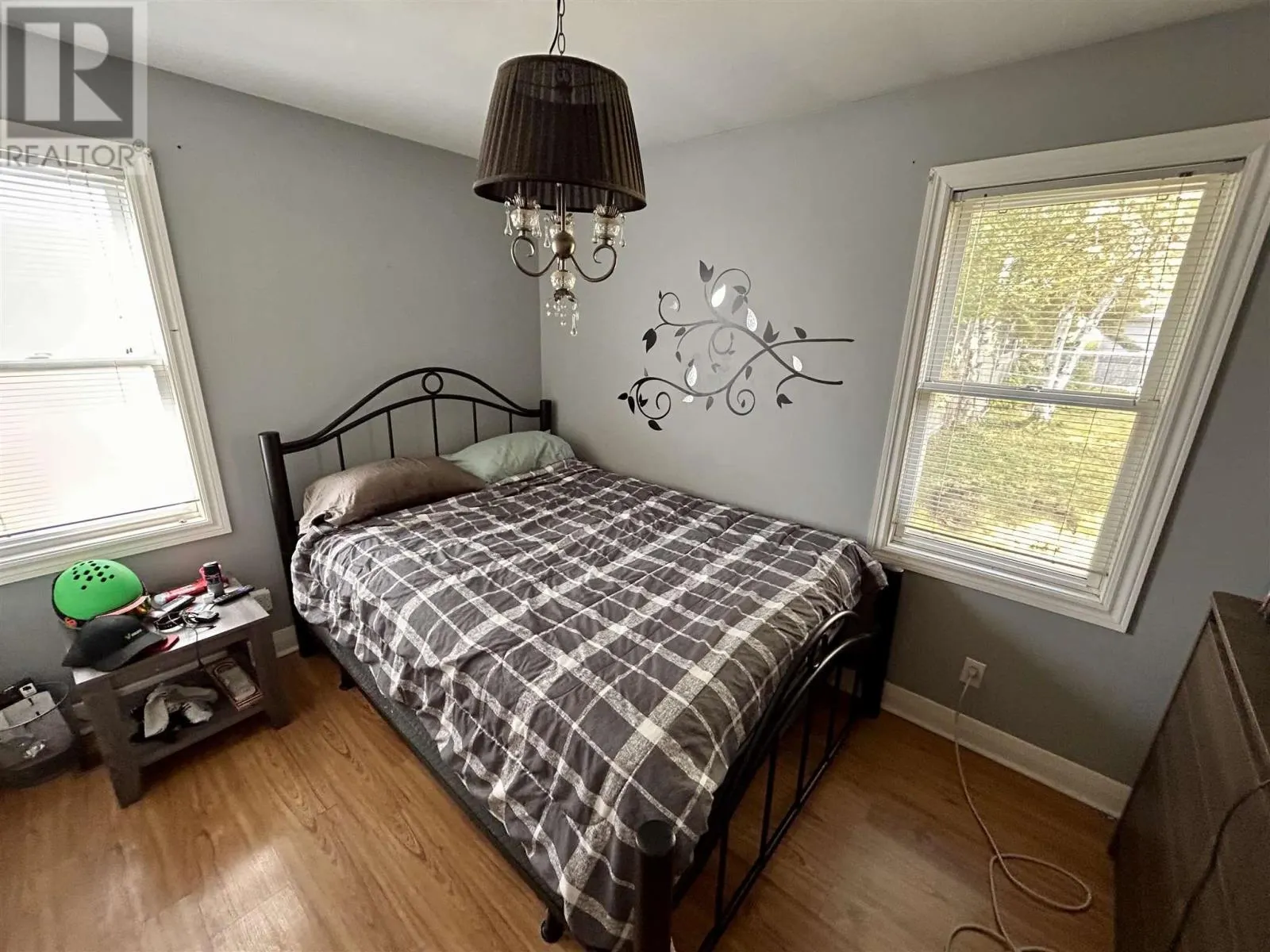 16 Desbarats ST