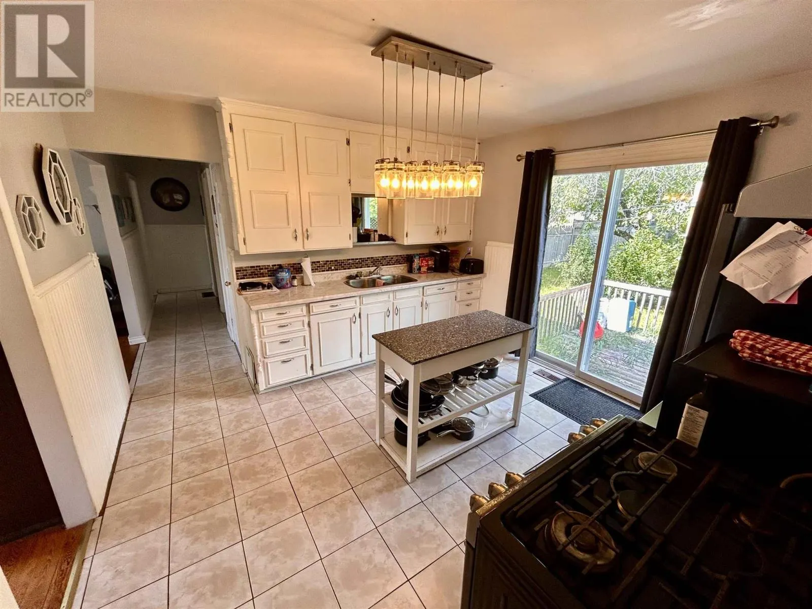 16 Desbarats ST
