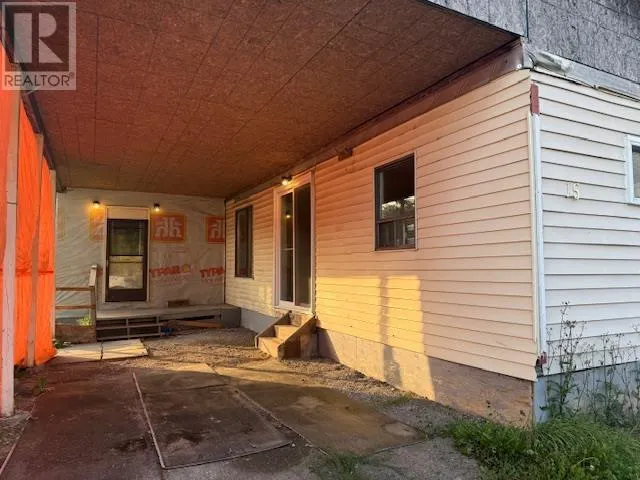 15 Fisher RD