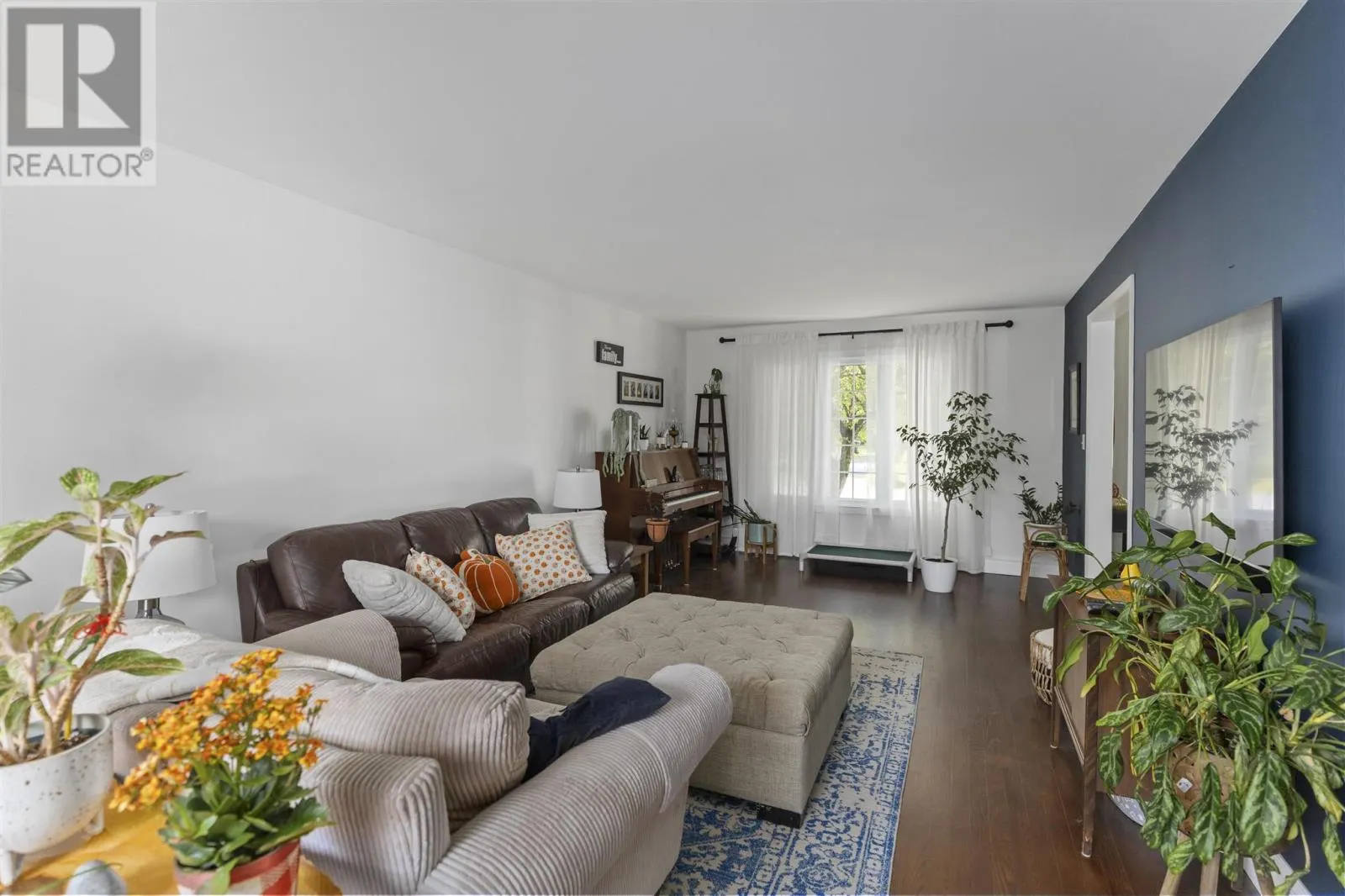 250 Carlbert ST
