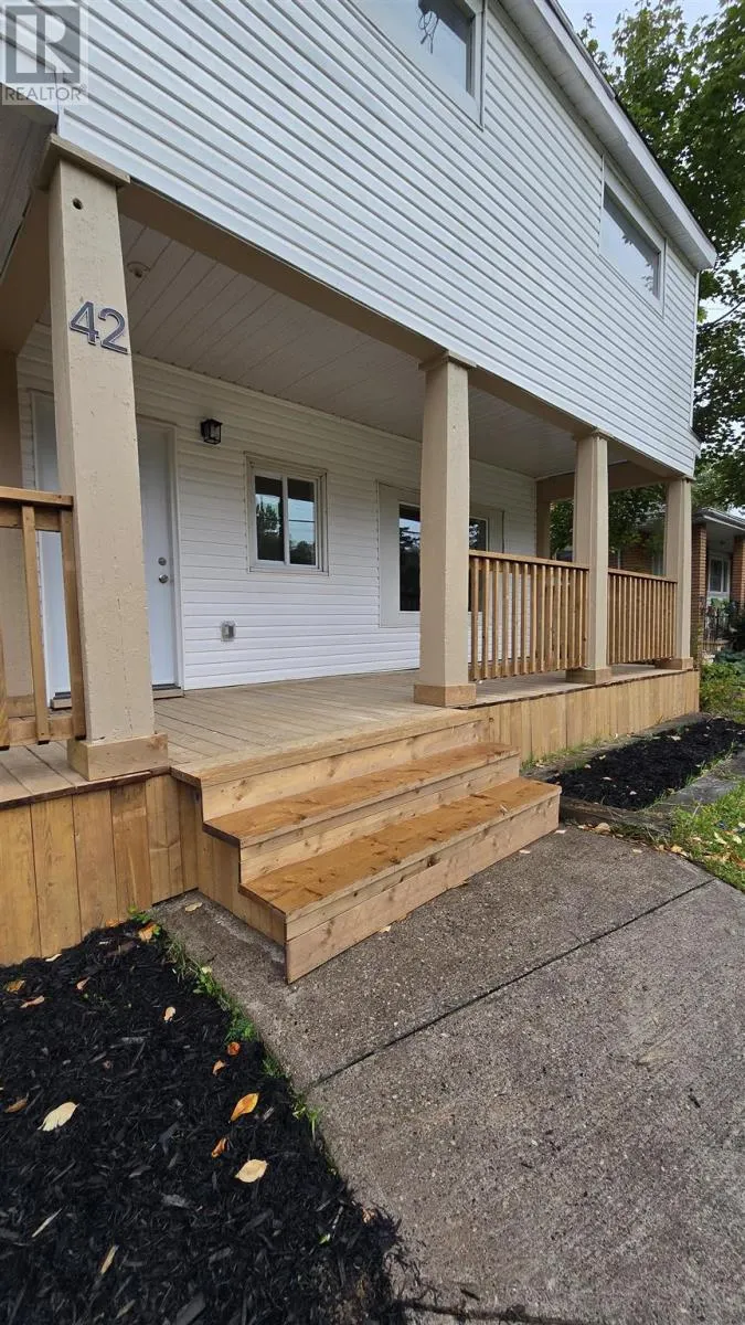 42 Knox AVE