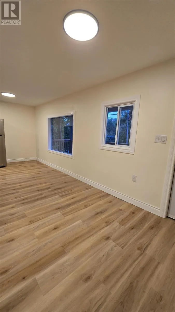 42 Knox AVE