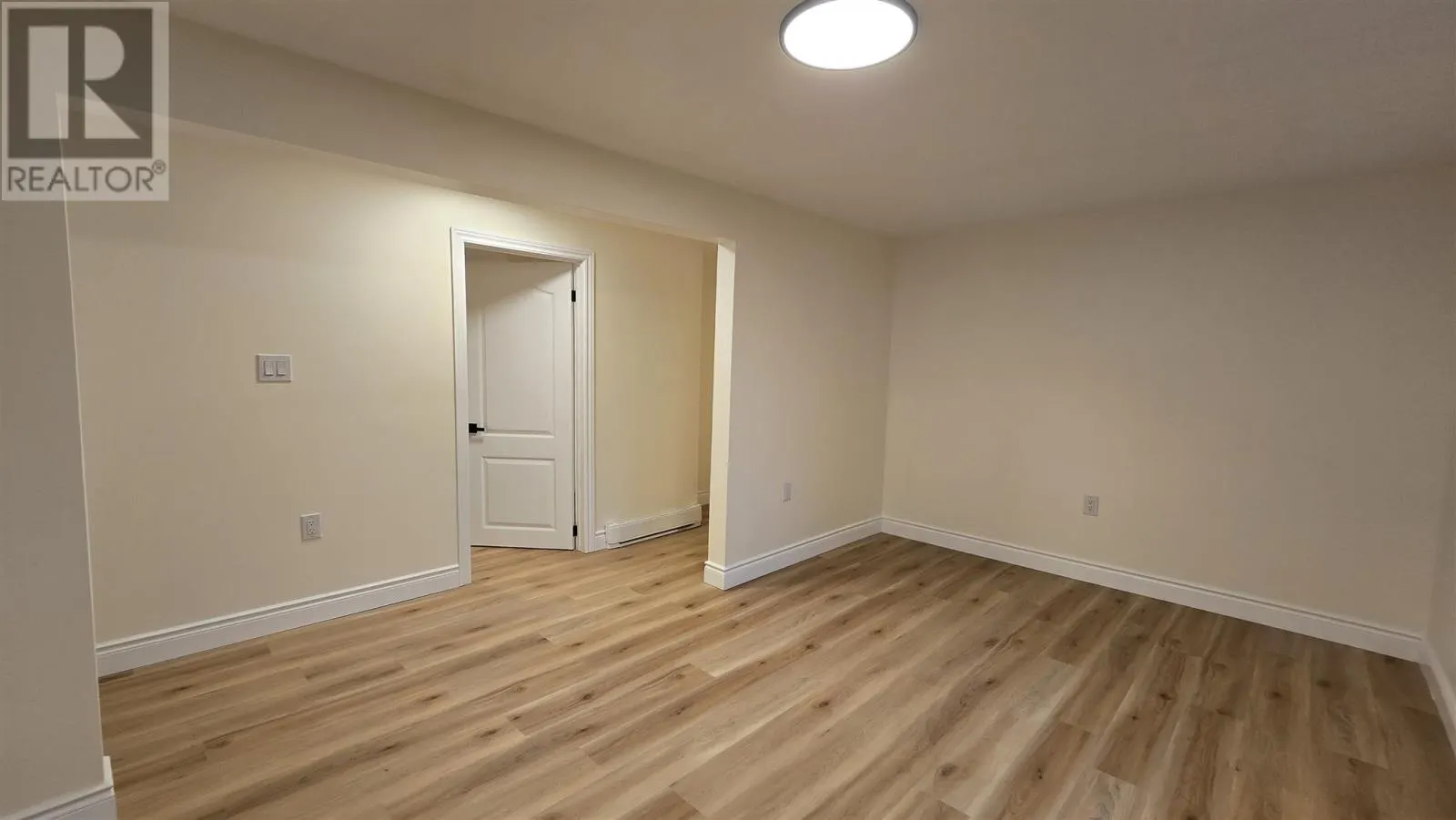 42 Knox AVE