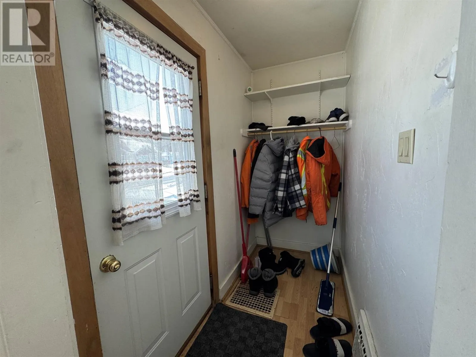 153 Monk ST