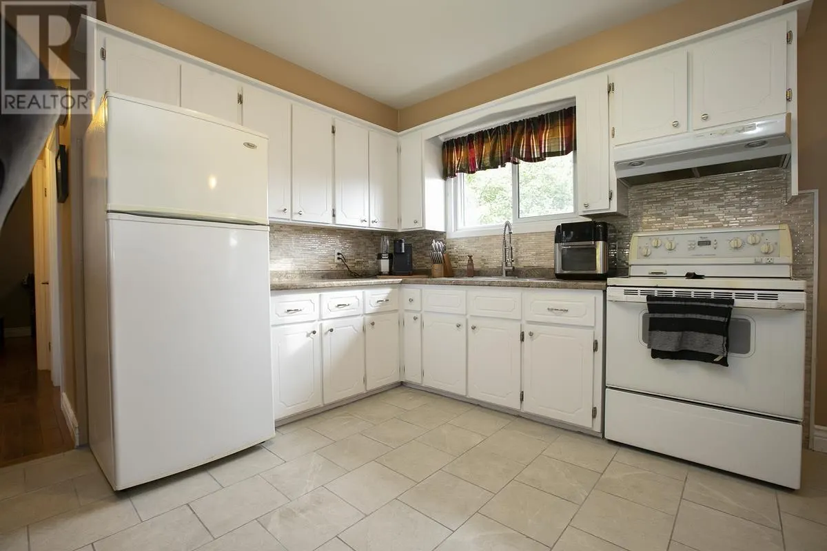 272 Spadina AVE