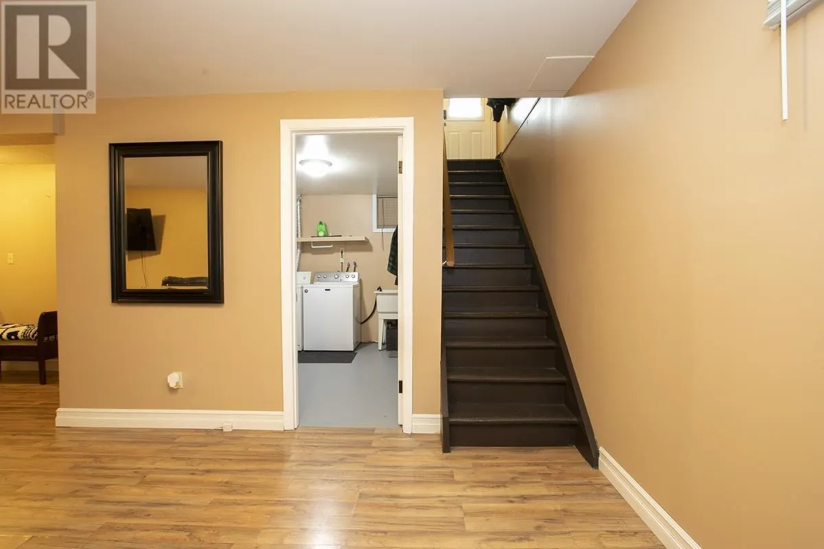272 Spadina AVE