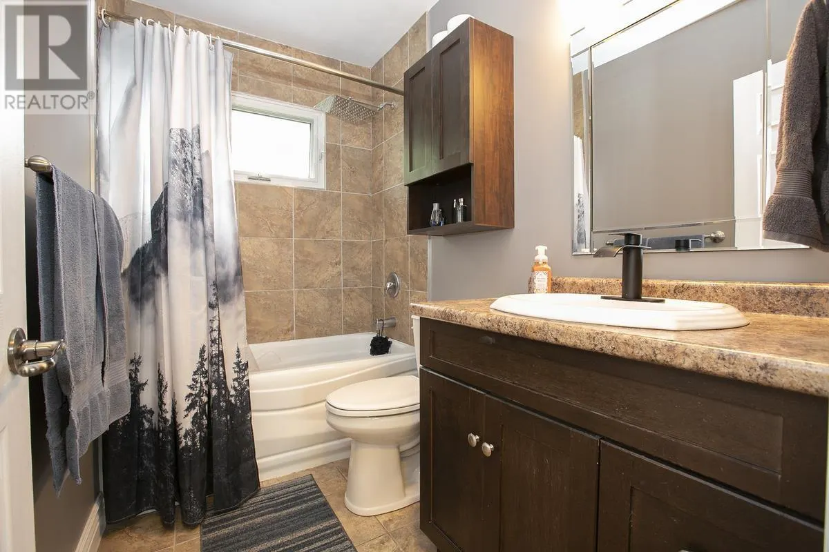 272 Spadina AVE