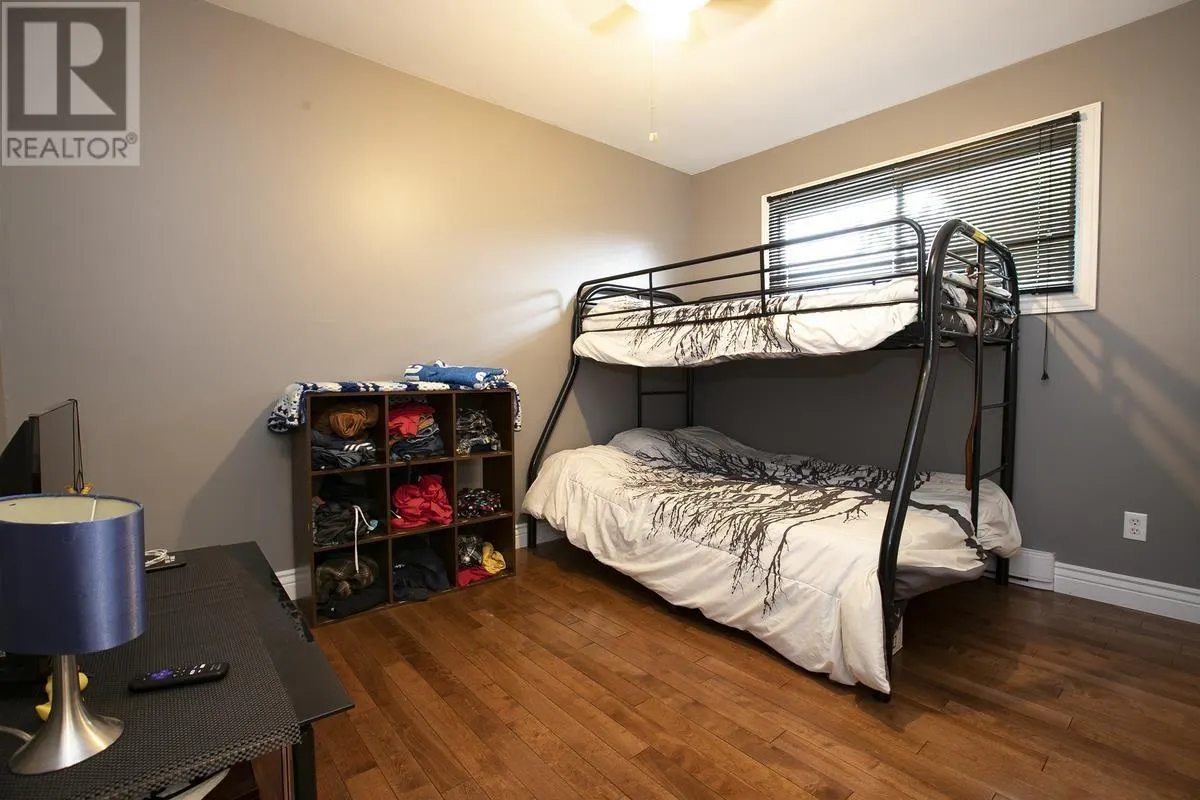 272 Spadina AVE