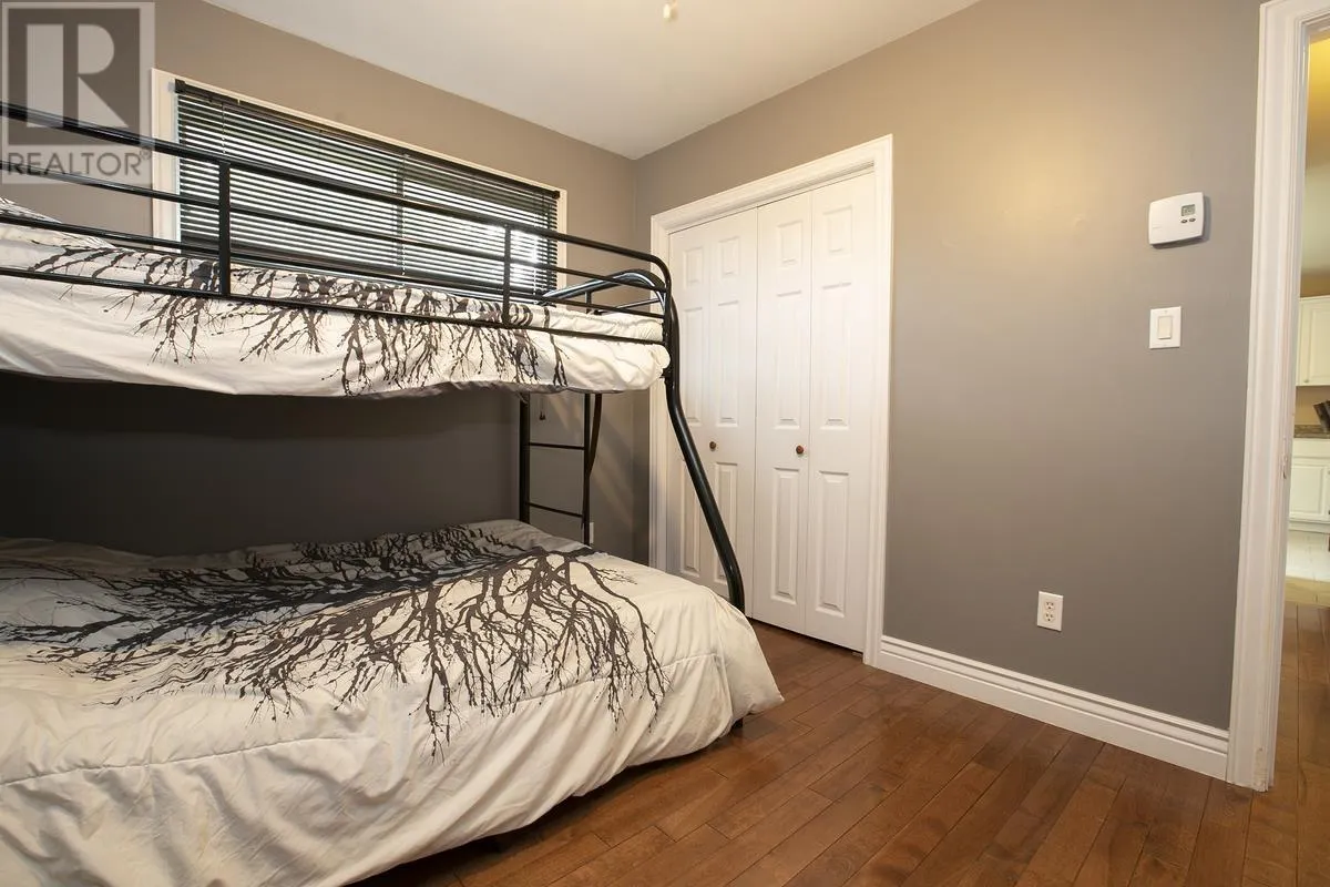 272 Spadina AVE