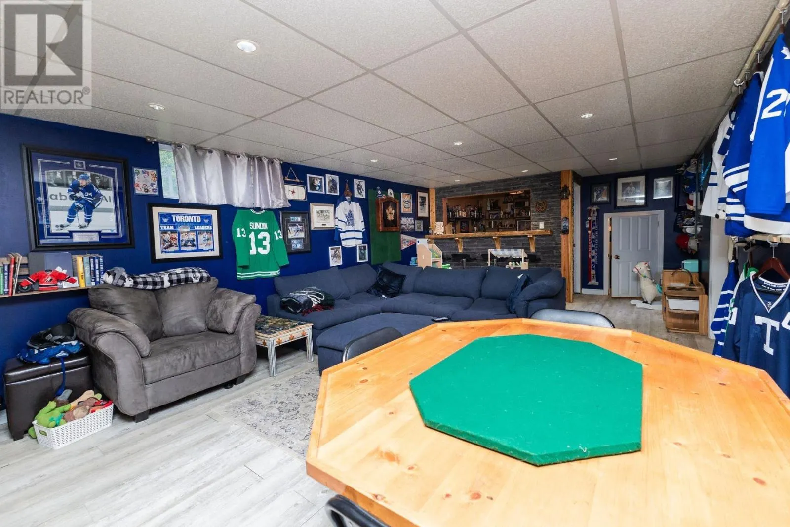30 Sutton PL