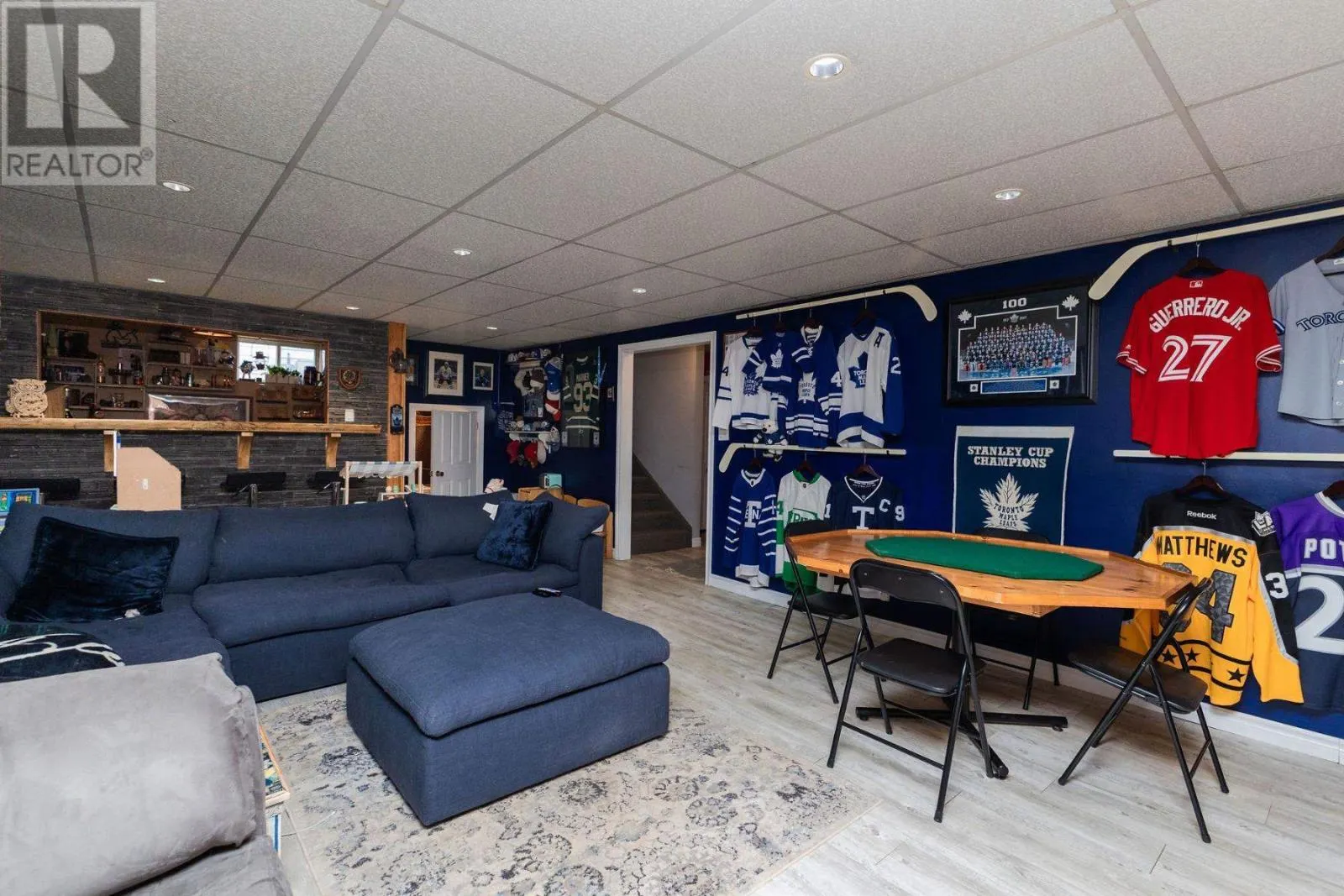 30 Sutton PL