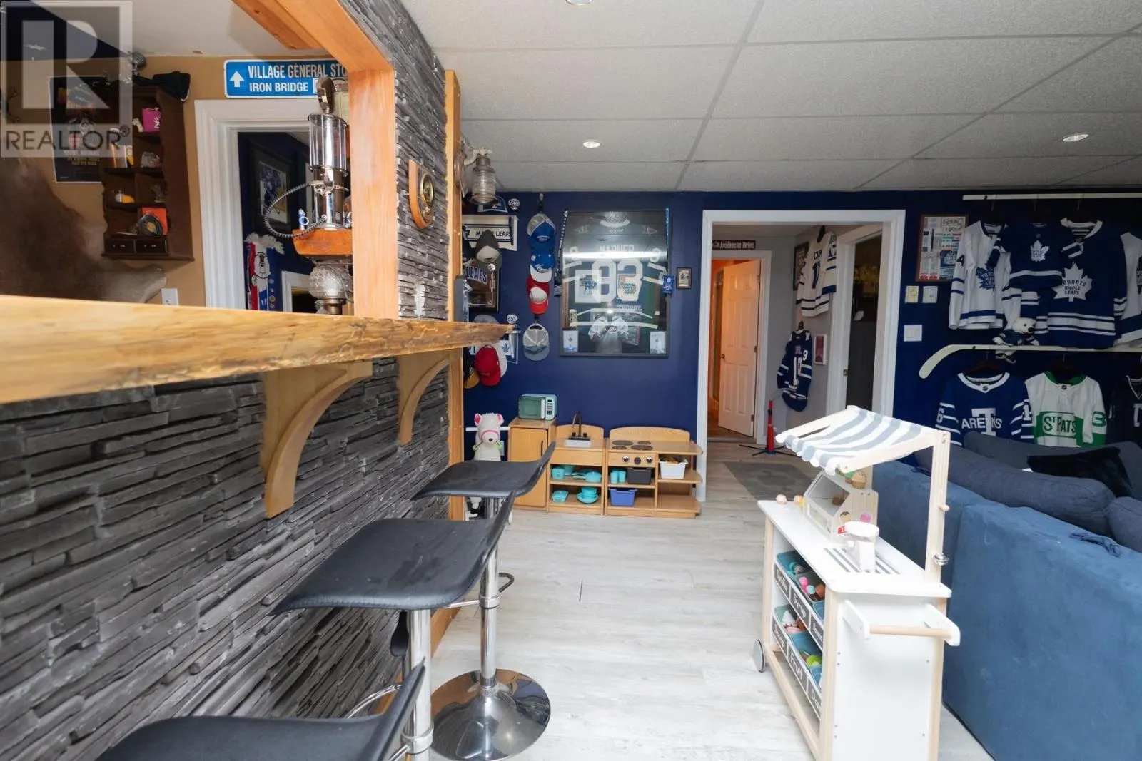 30 Sutton PL