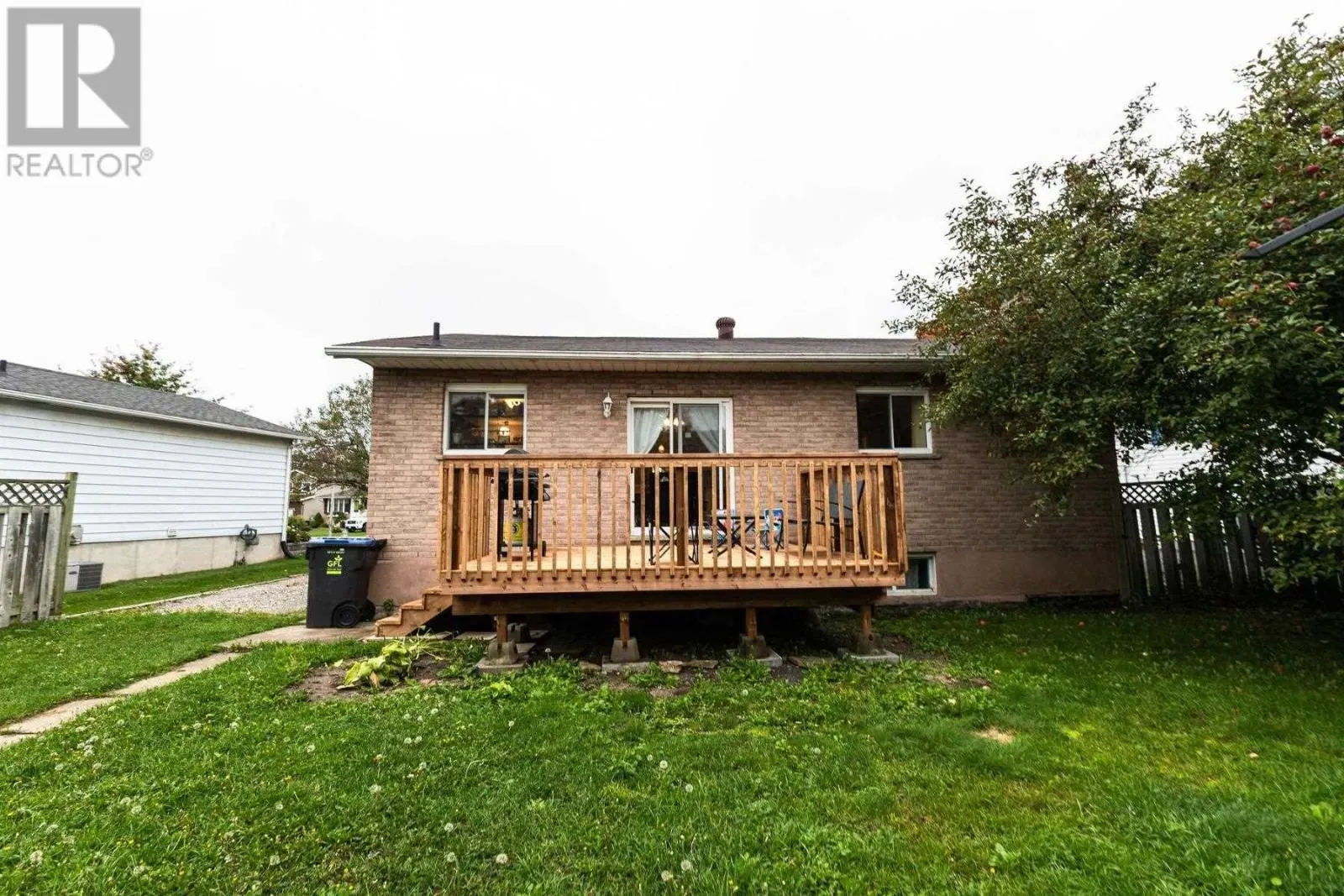 30 Sutton PL