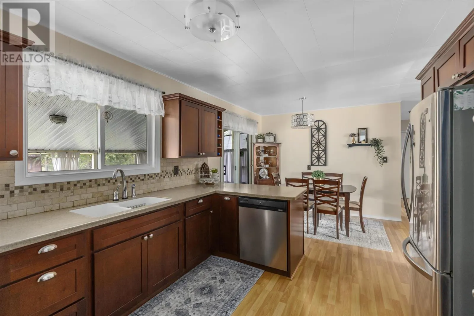 1180 Highway 552 W