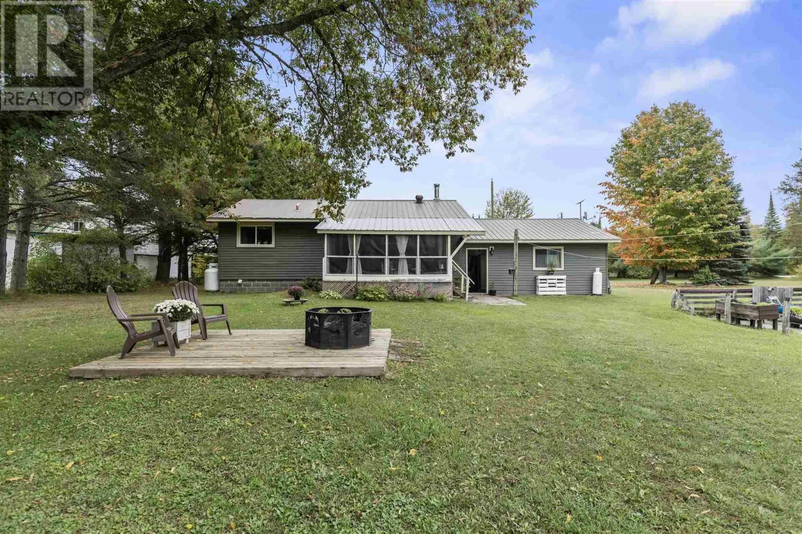 1180 Highway 552 W
