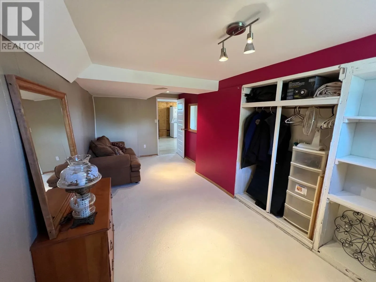 6 West ST