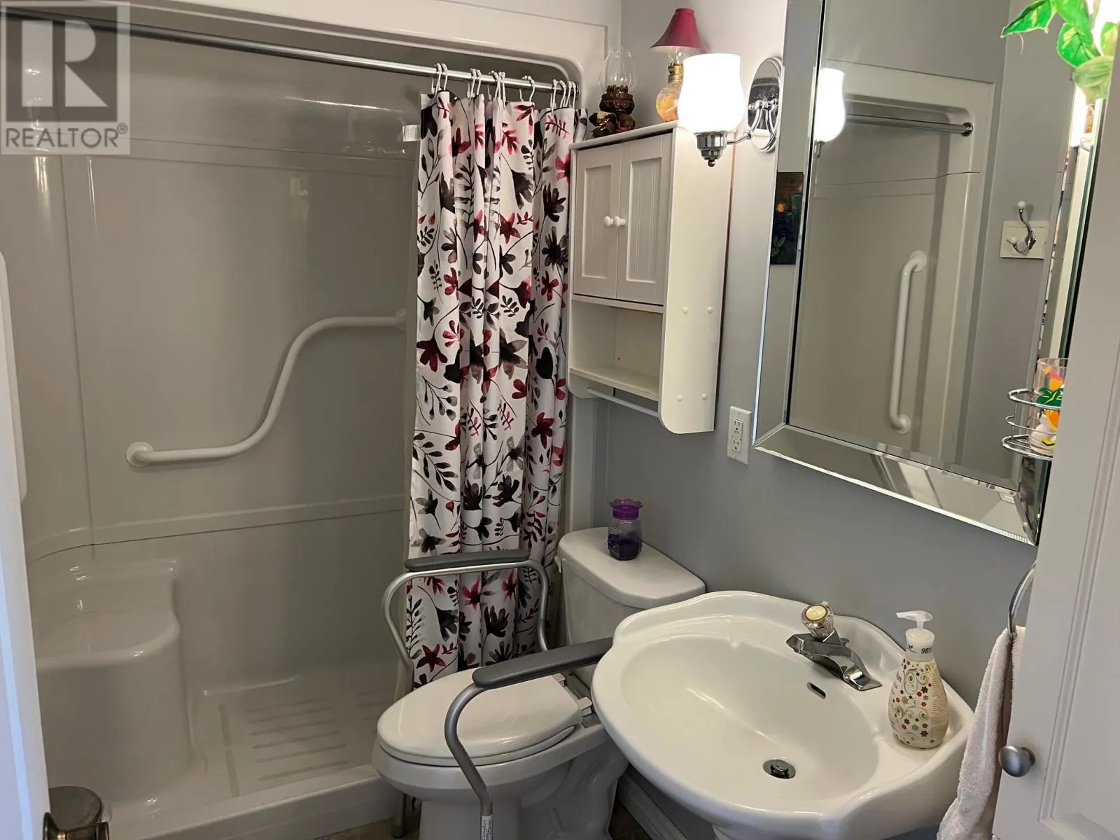 6 West ST