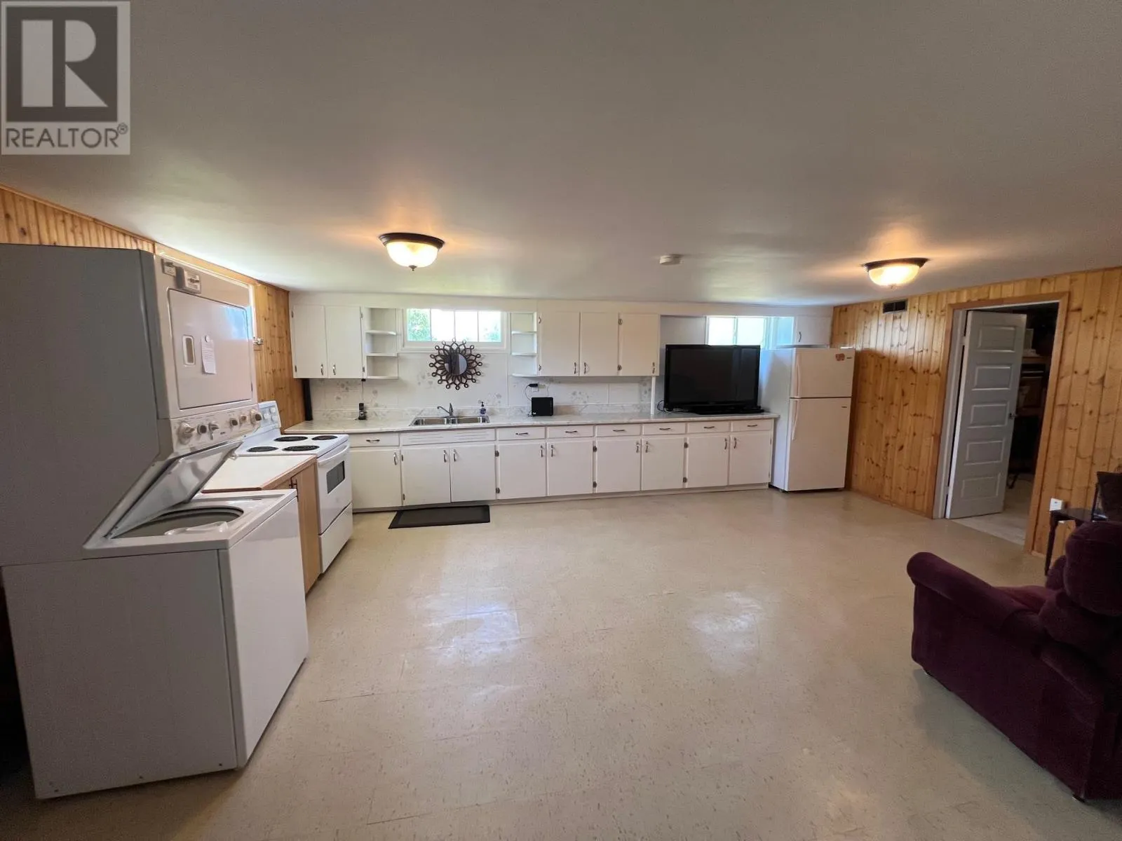6 West ST