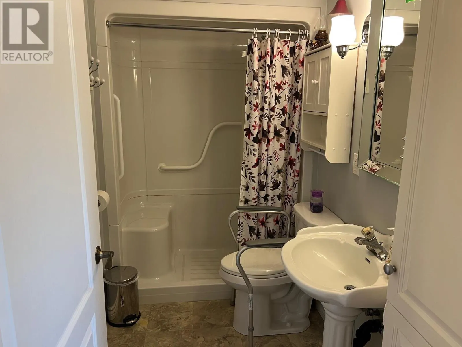 6 West ST