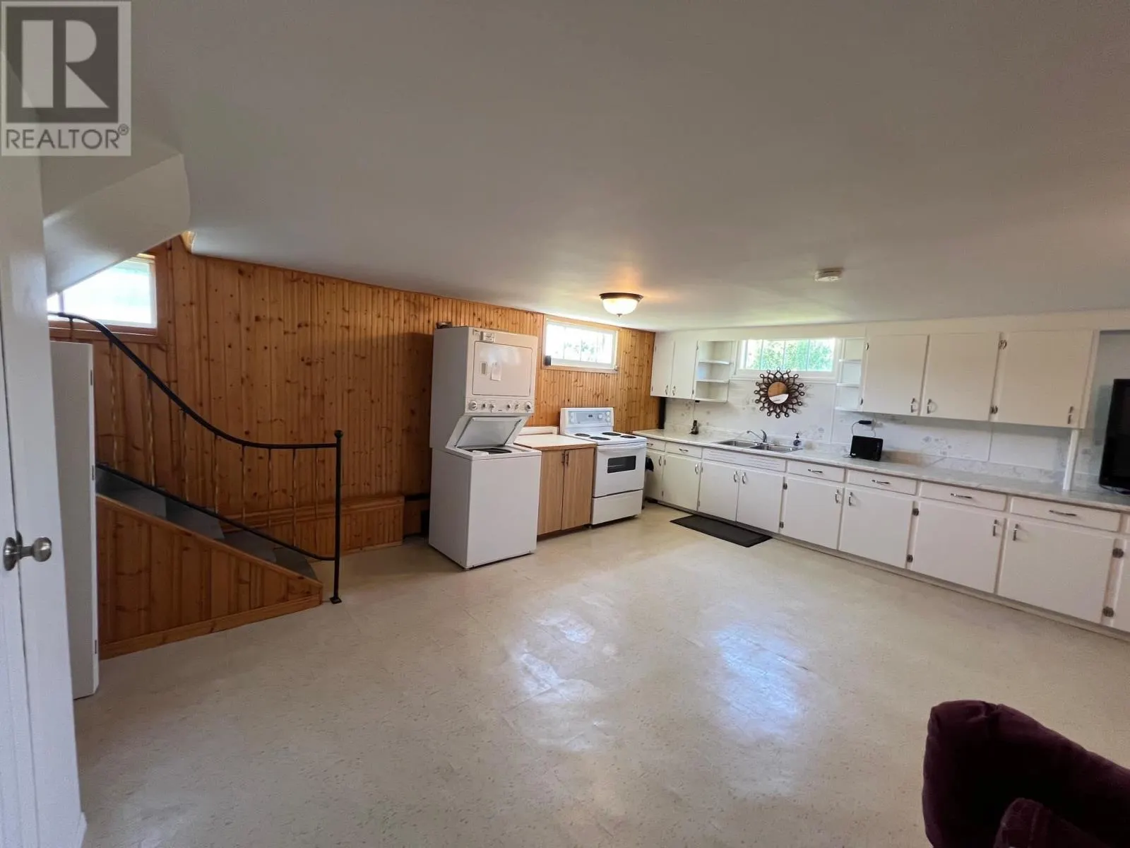 6 West ST