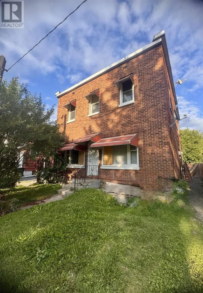 228 Hudson ST