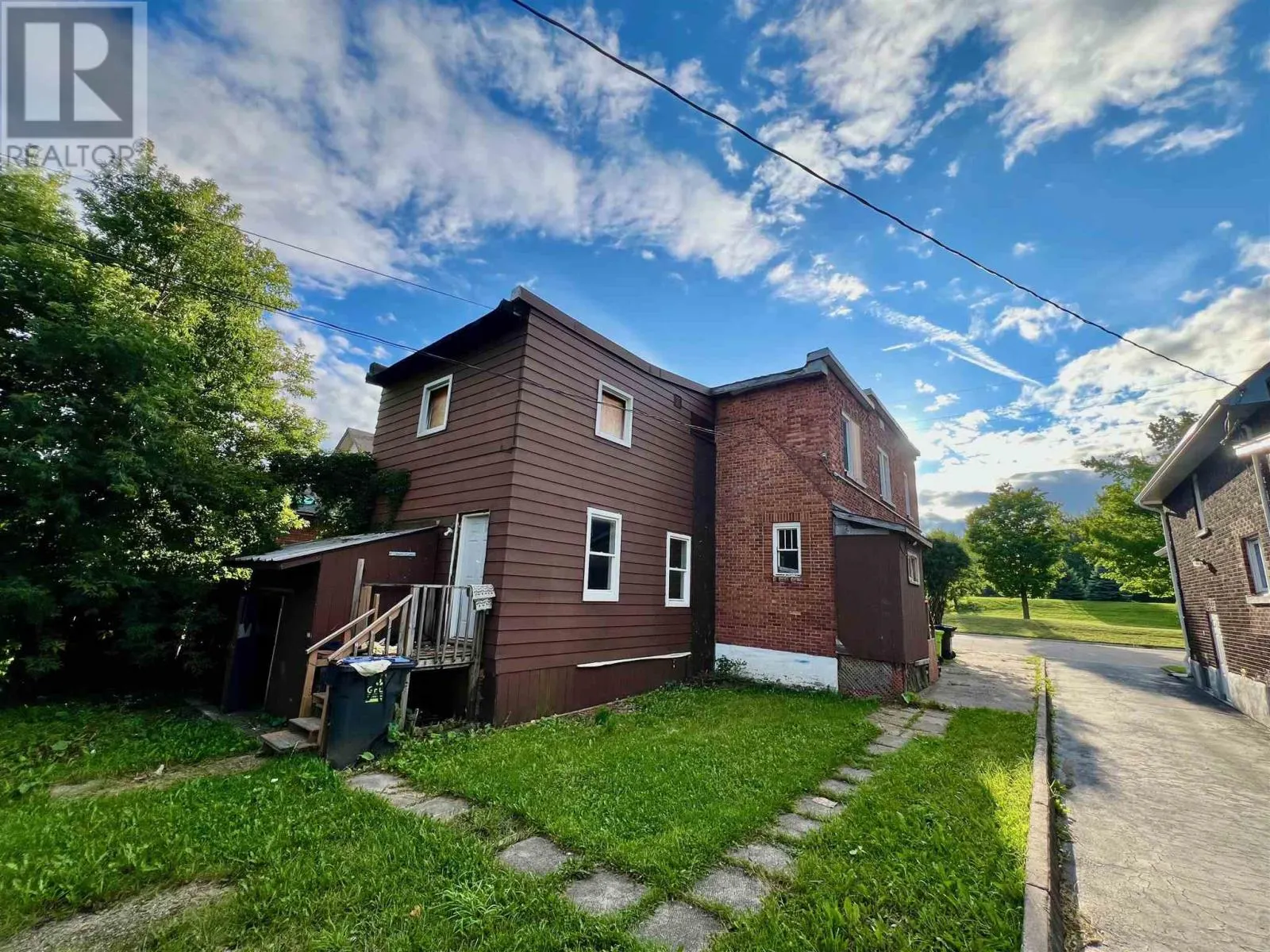228 Hudson ST