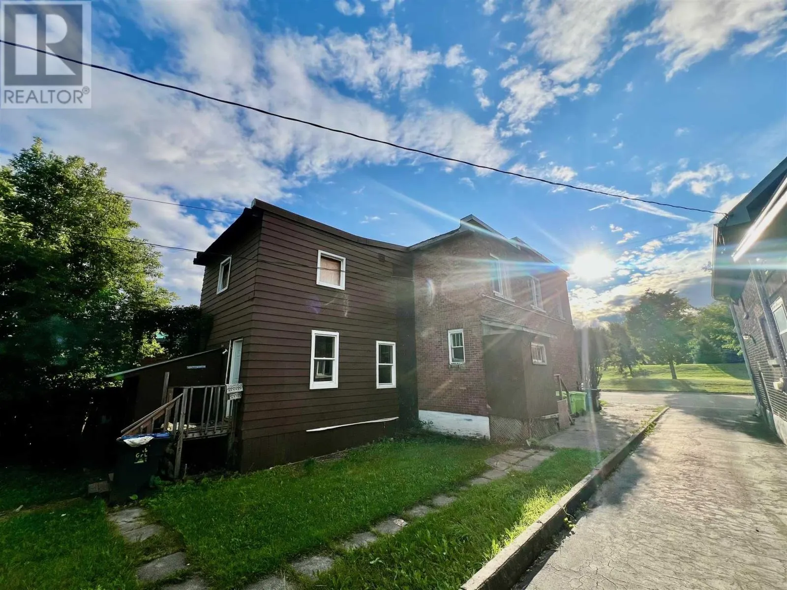 228 Hudson ST