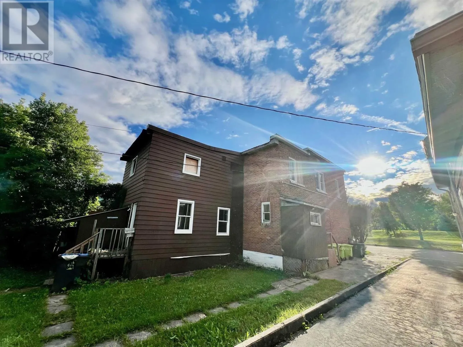 228 Hudson ST