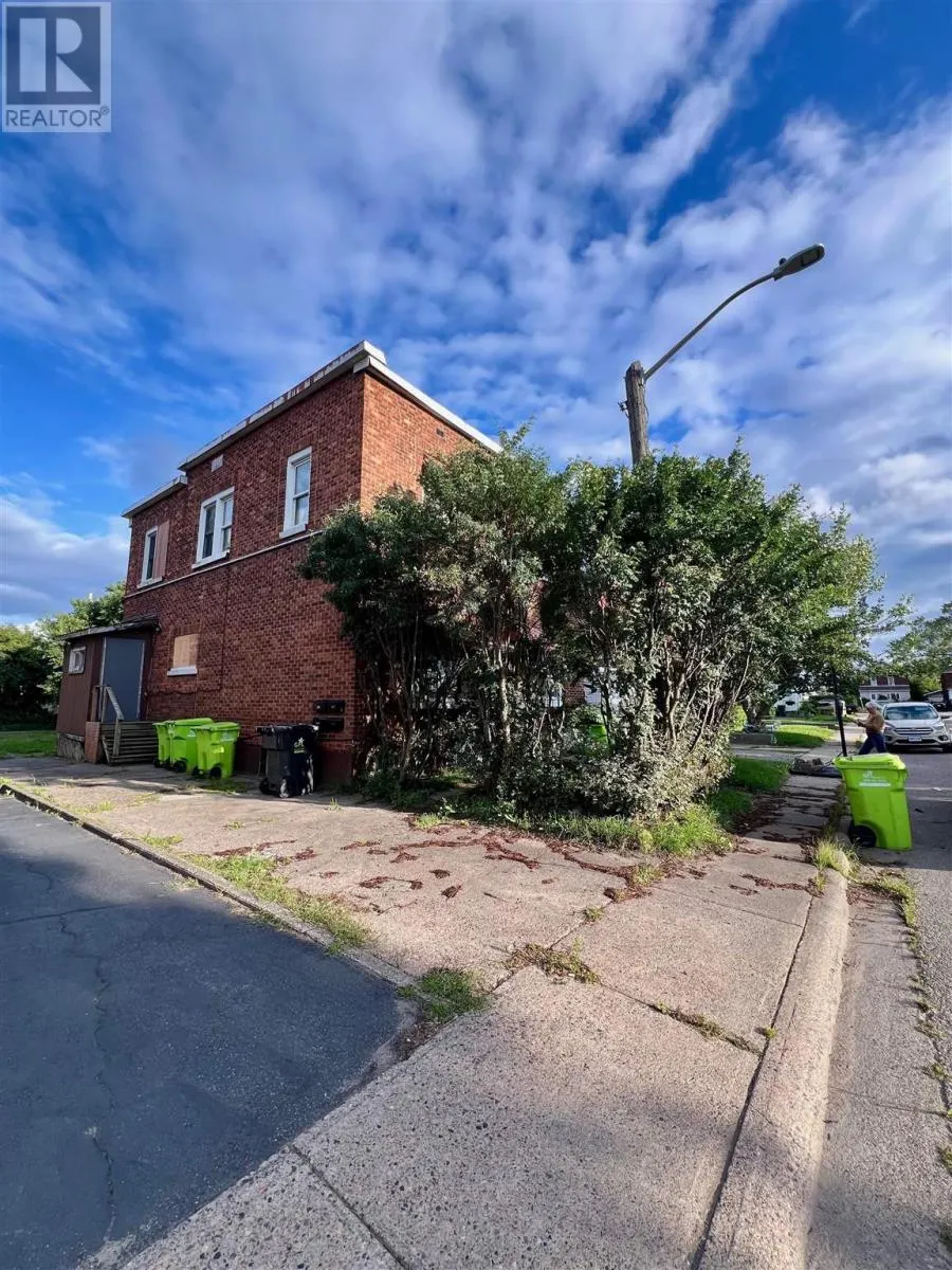228 Hudson ST