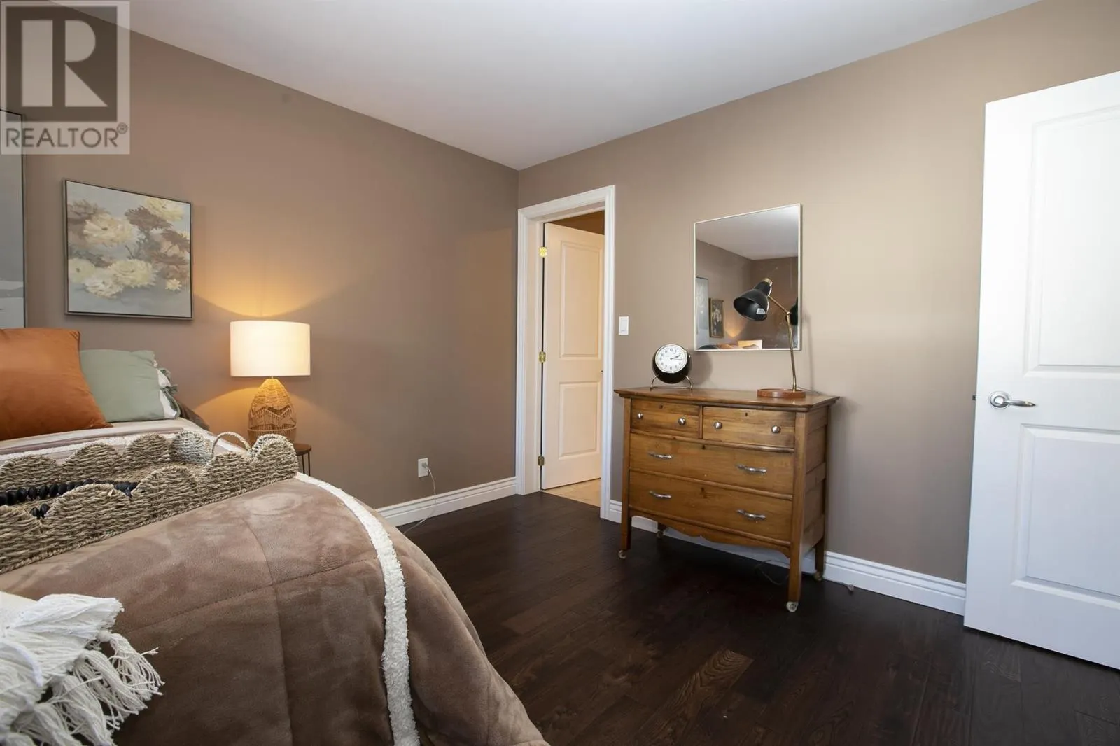39 Saddle CRES