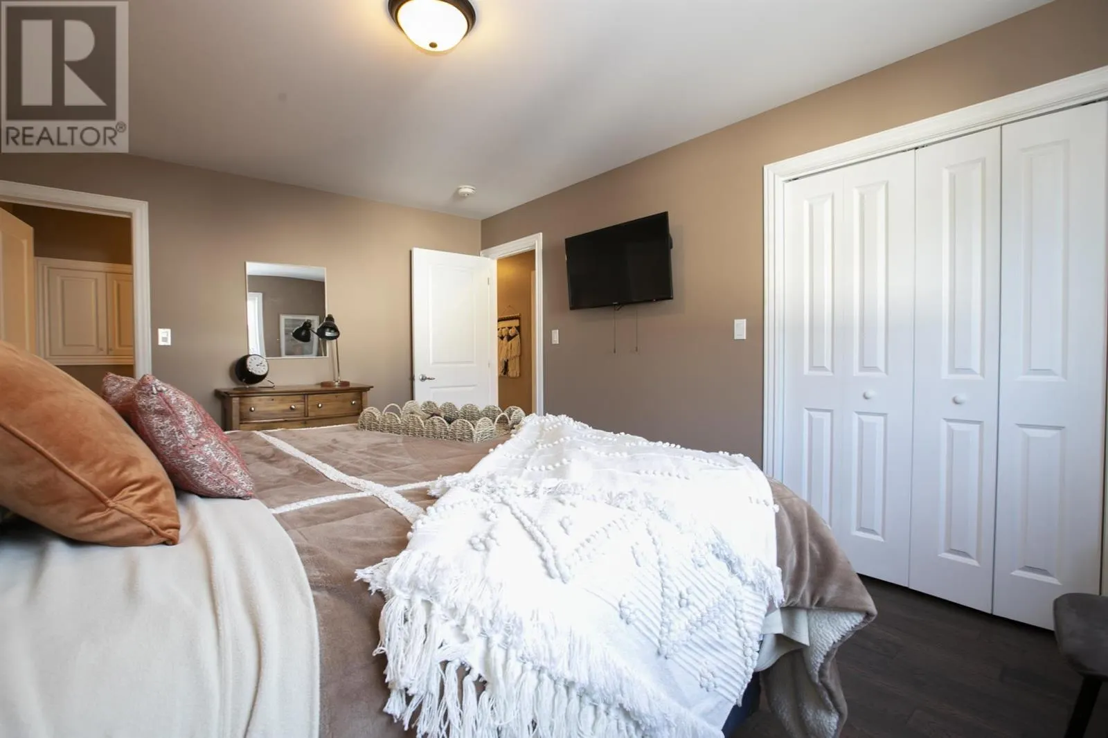 39 Saddle CRES