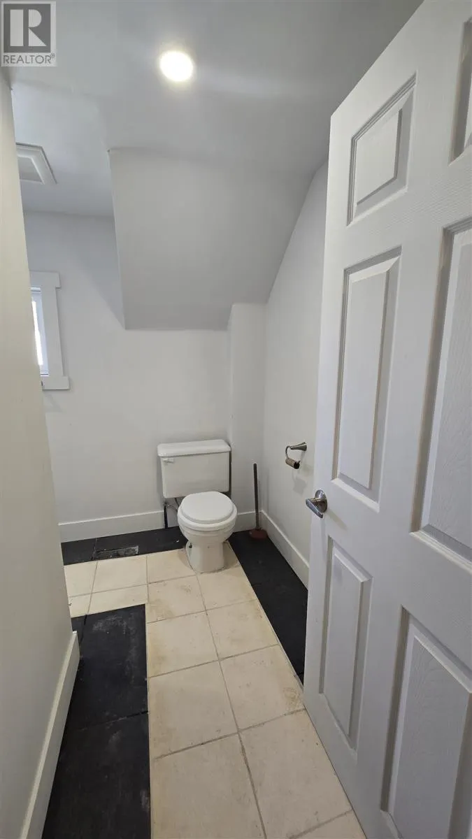 404 John ST