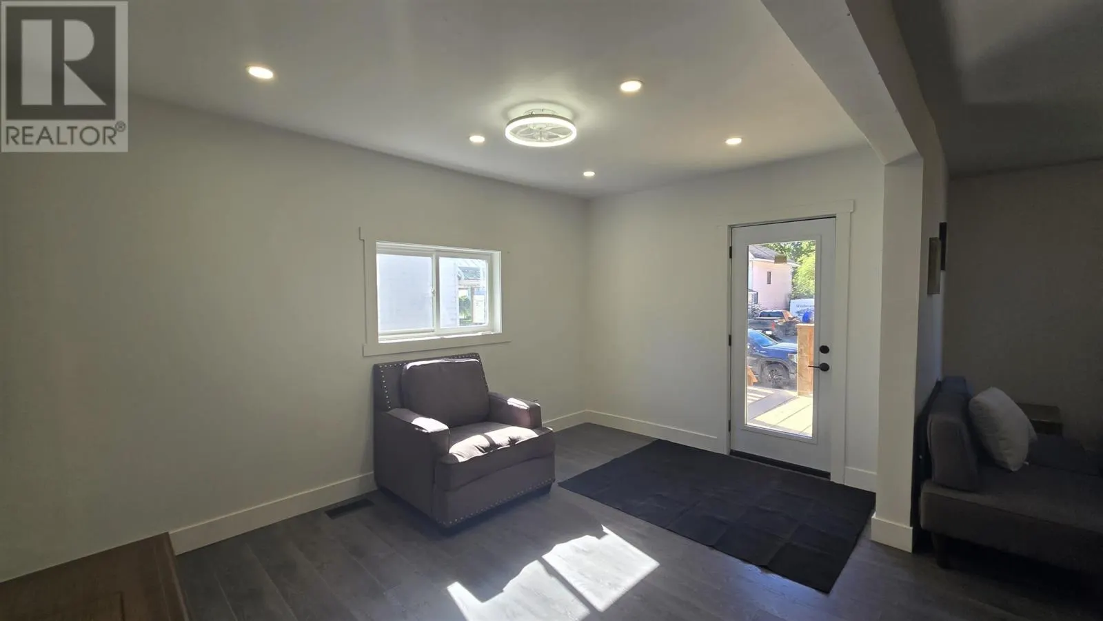 404 John ST
