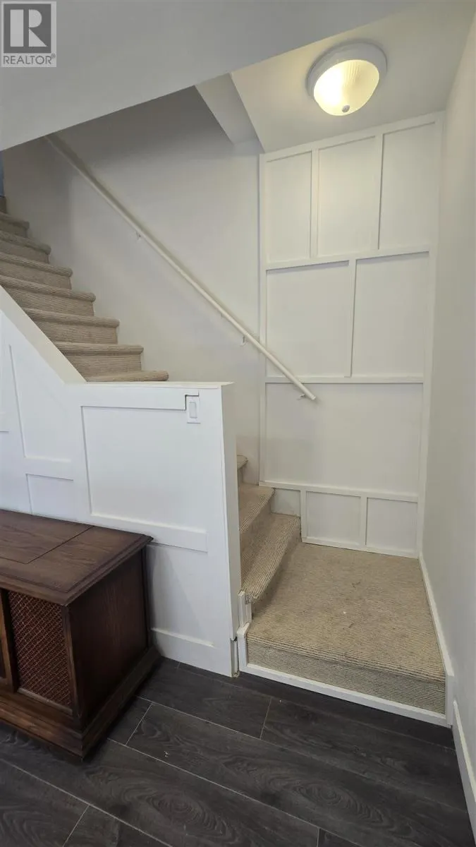404 John ST