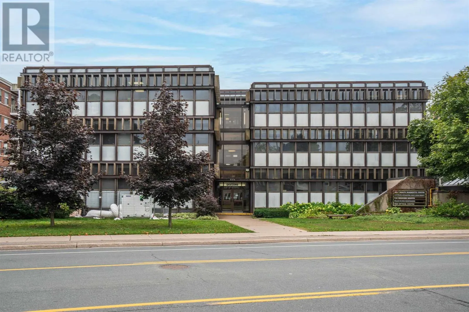 955 Queen ST E # 100