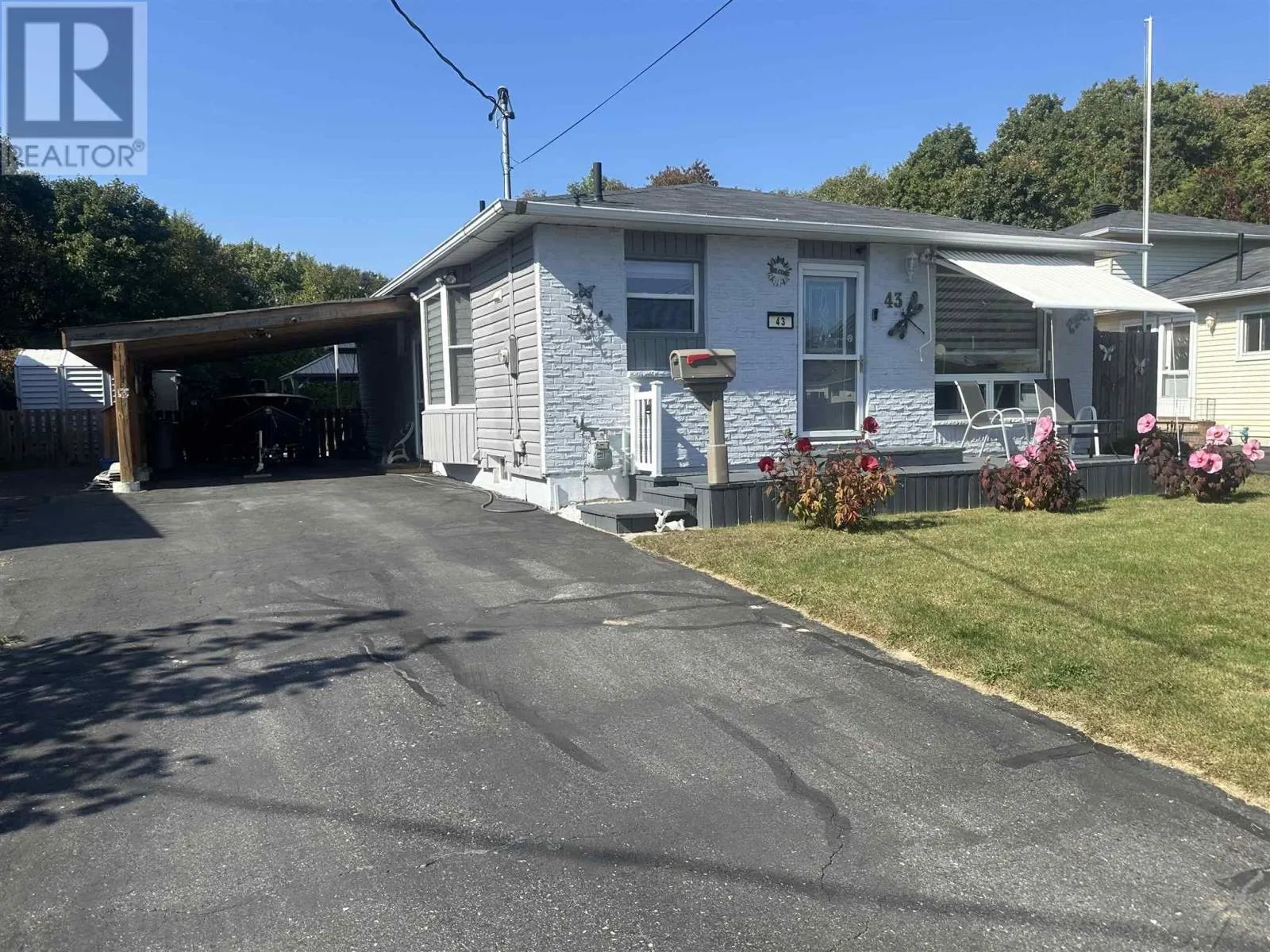 43 London CRES