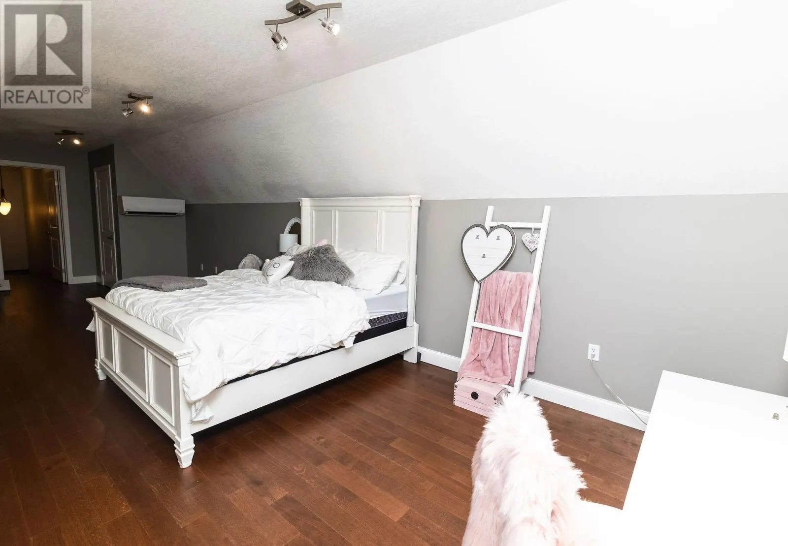 857 Sunnyside Beach RD