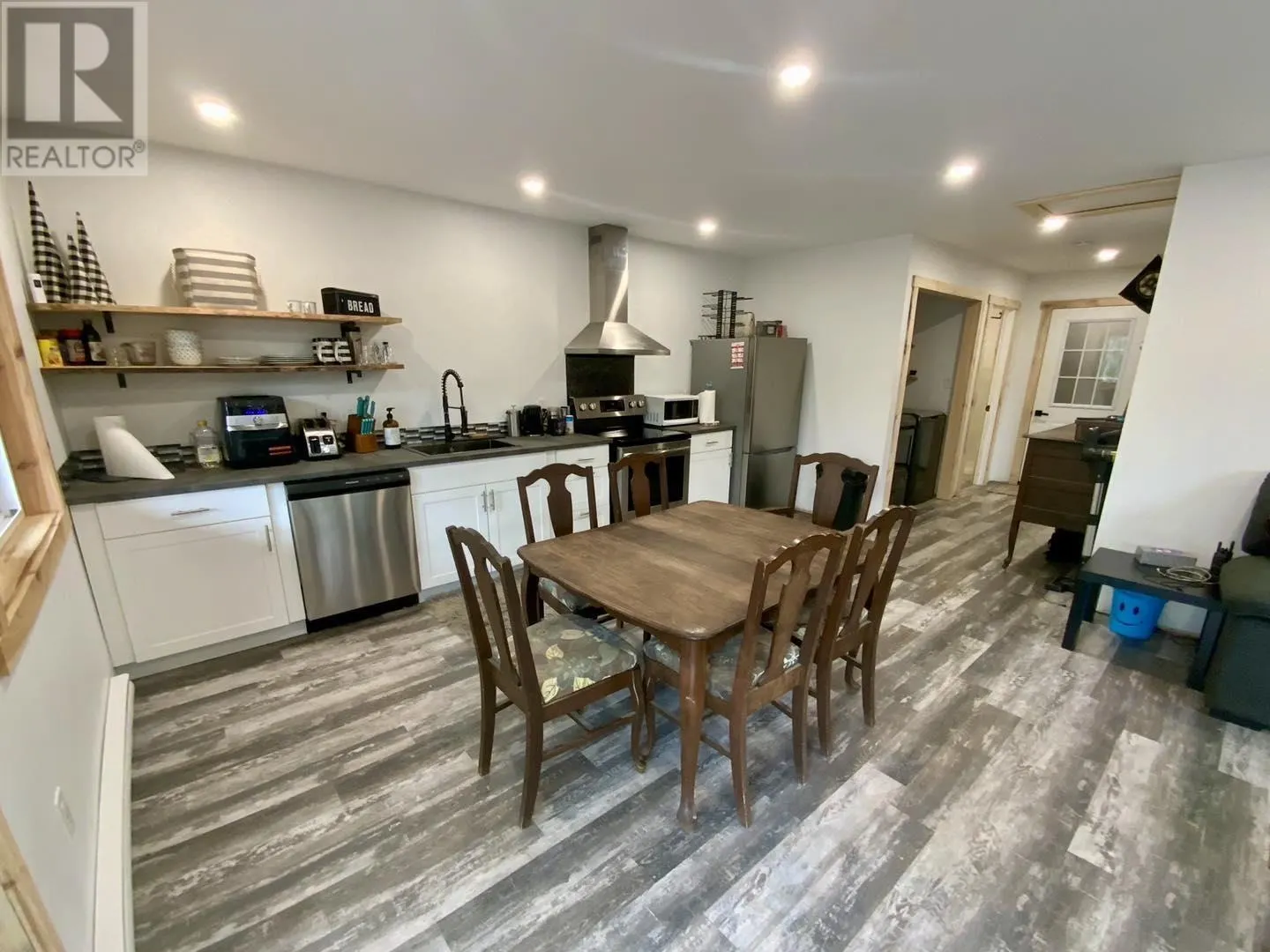 19 Northwoods DR