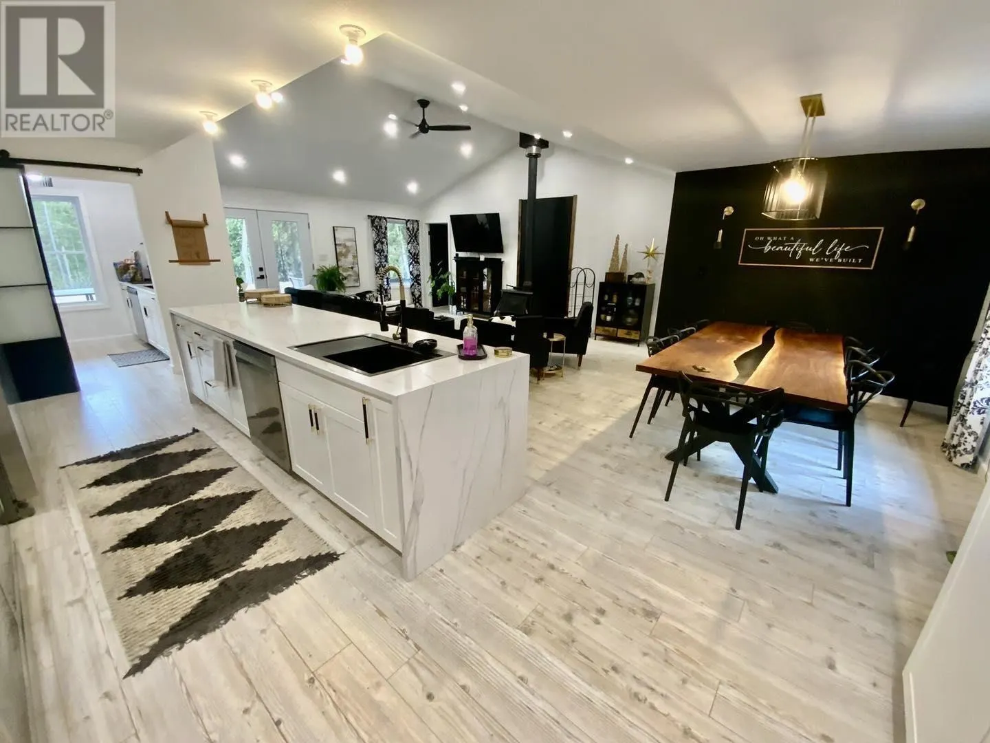 19 Northwoods DR