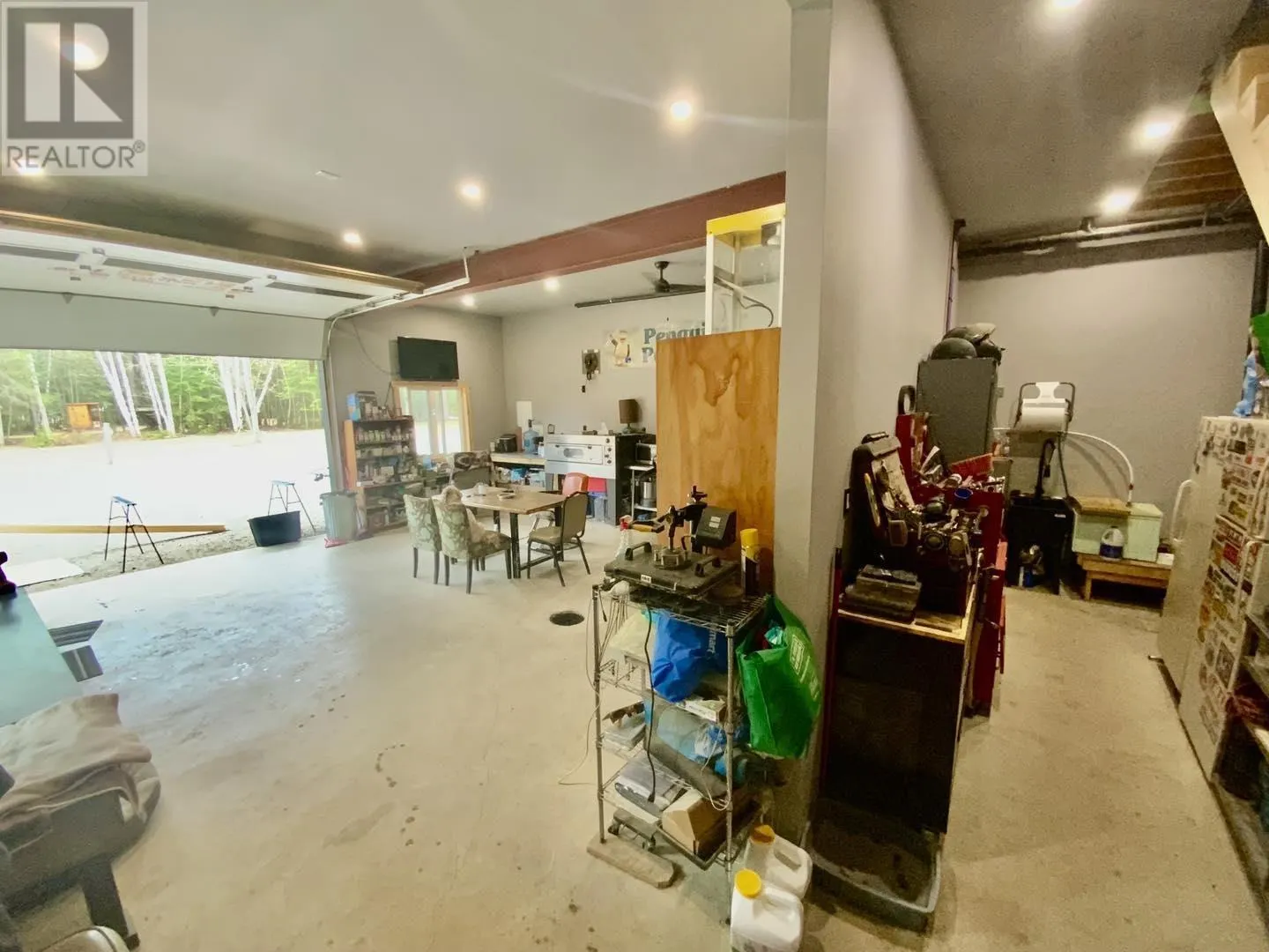 19 Northwoods DR