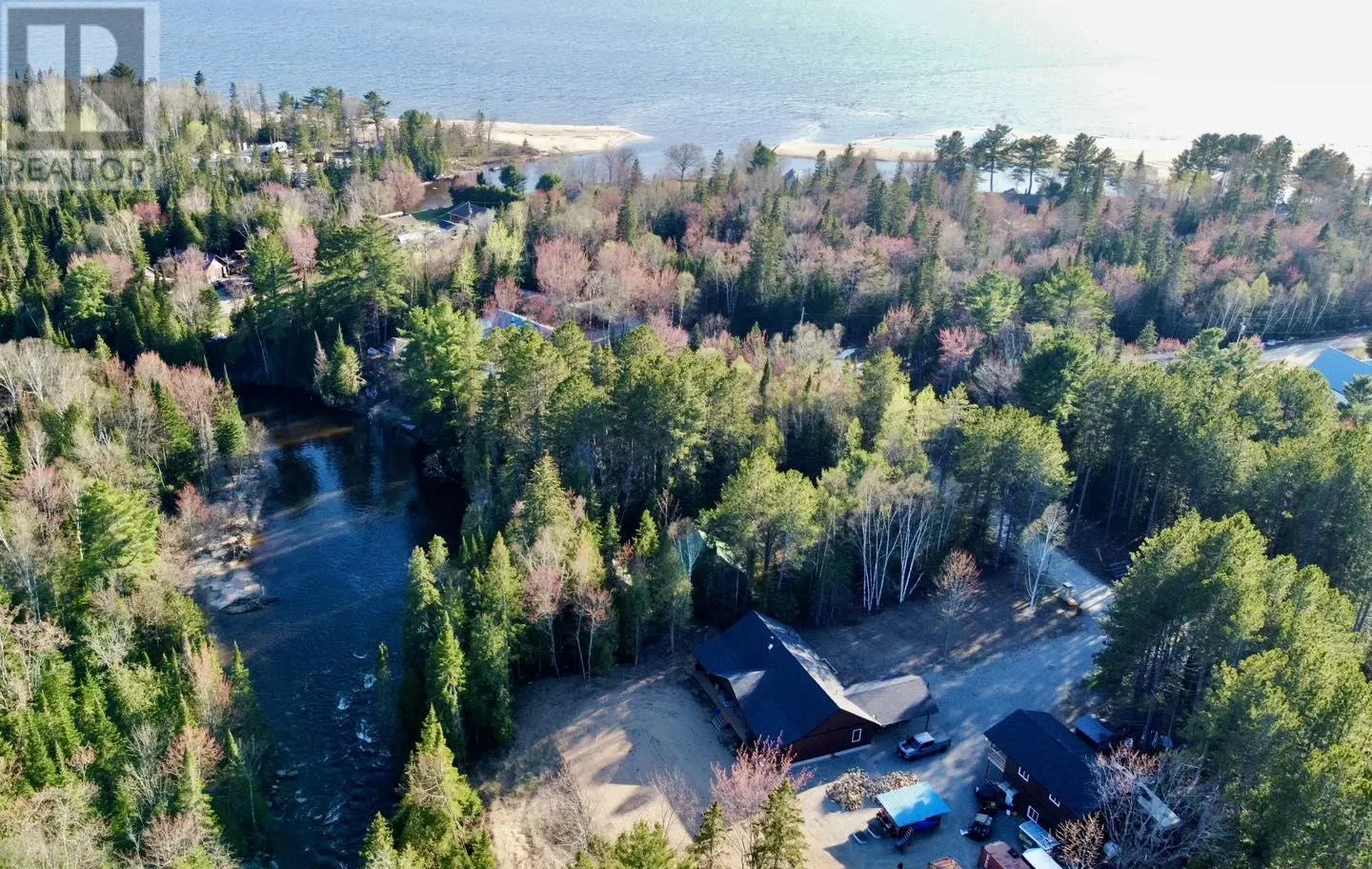 19 Northwoods DR